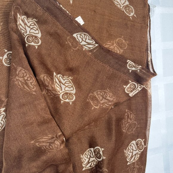 🦉 Brown Viscose Scarf with Owls – Soft & Playful - Picture 2 of 4